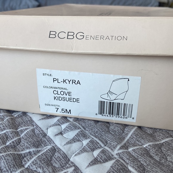 BCBGeneration Suede Gray Boot Wedges - Picture 4 of 4